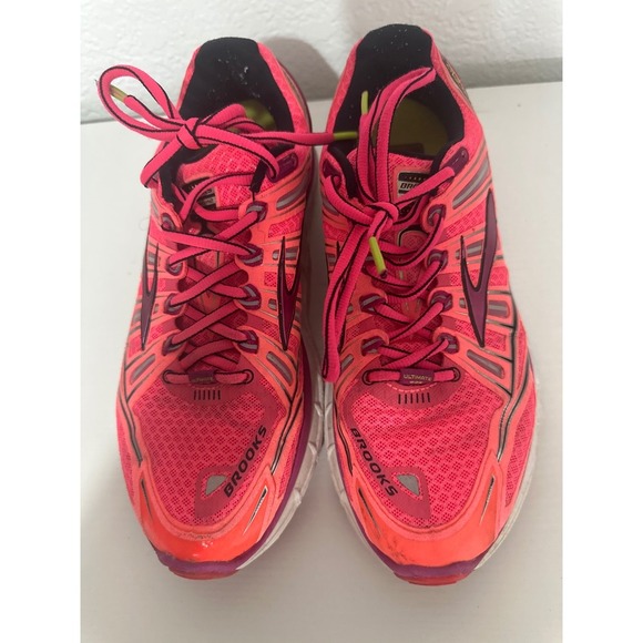 Brooks Transcend Running Shoes Women's Athletic Sneakers Hot Pink Comfort - Picture 1 of 9